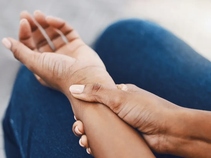 A licensed physical therapist assessing tendon pain in Reseda